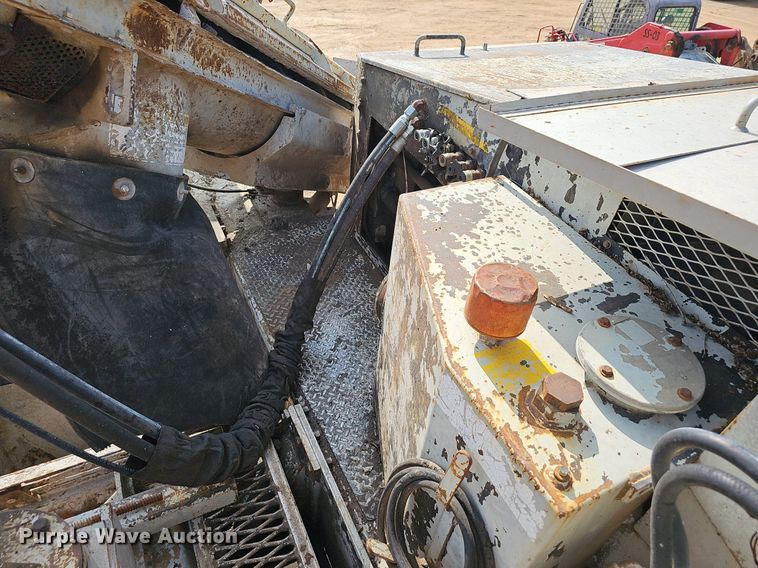 image for item EJ5512 2005 Power curber 5700 Super B curb machine