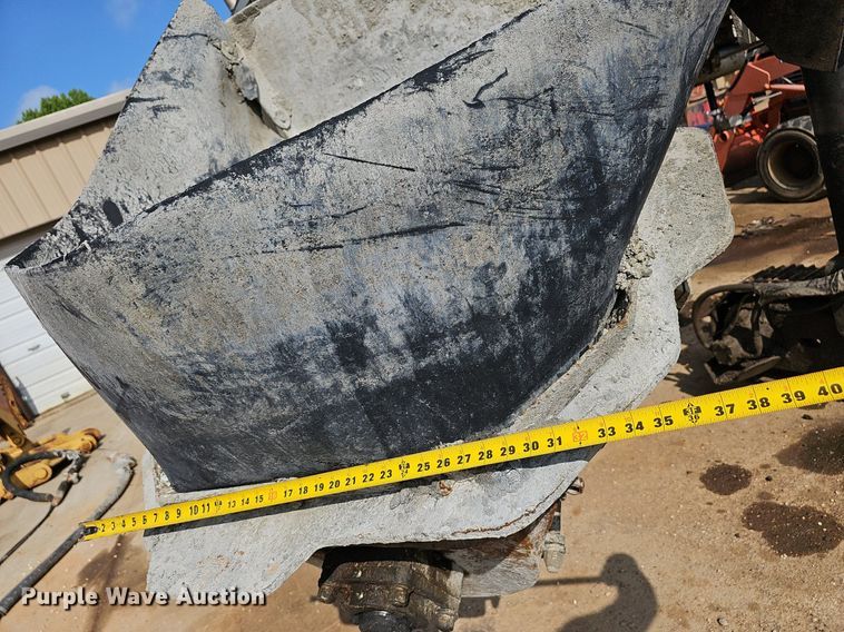 image for item EJ5512 2005 Power curber 5700 Super B curb machine