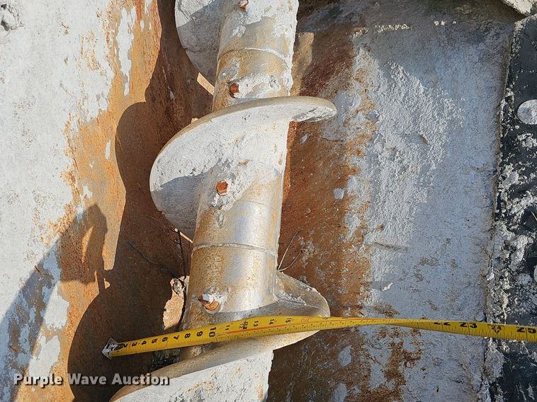 image for item EJ5512 2005 Power curber 5700 Super B curb machine