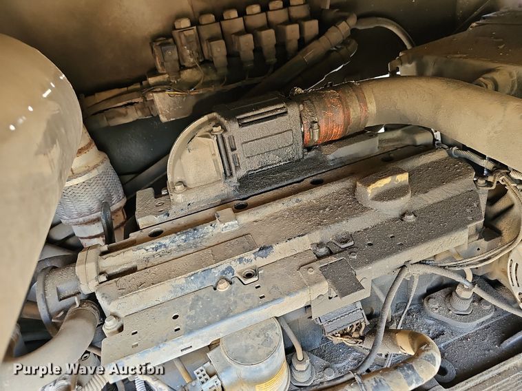 image for item EJ5512 2005 Power curber 5700 Super B curb machine