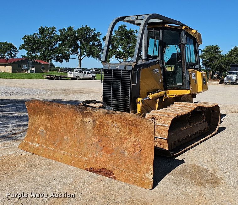 image for item EJ5614 2009 John Deere  700J dozer
