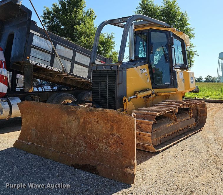 image for item EJ5614 2009 John Deere  700J dozer