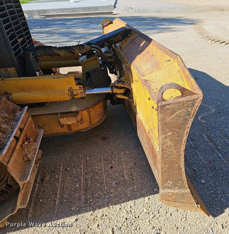image for item EJ5614 2009 John Deere  700J dozer