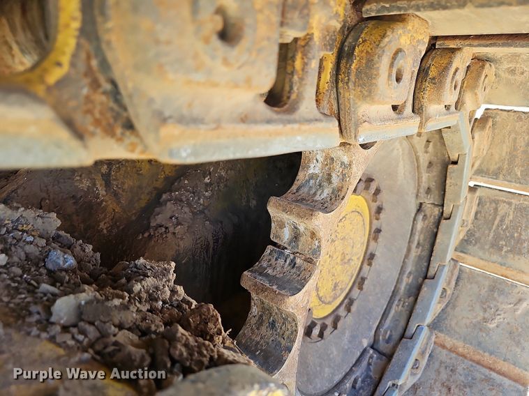 image for item EJ5614 2009 John Deere  700J dozer