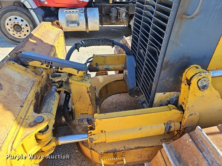 image for item EJ5614 2009 John Deere  700J dozer