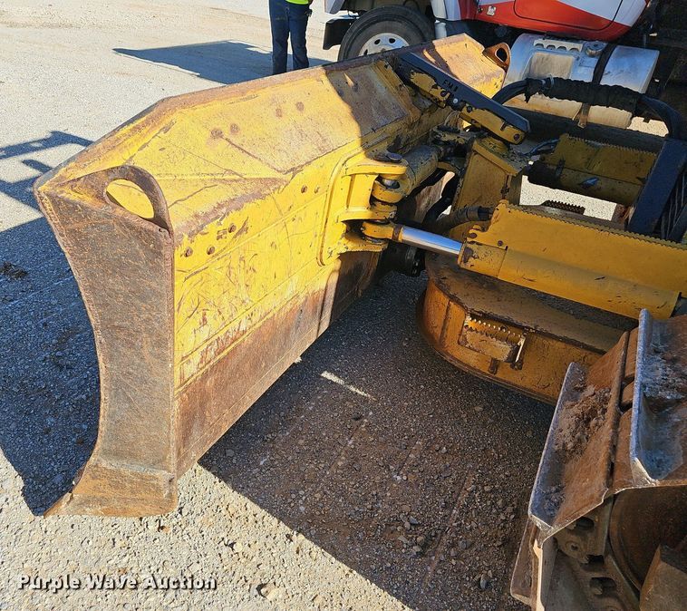 image for item EJ5614 2009 John Deere  700J dozer