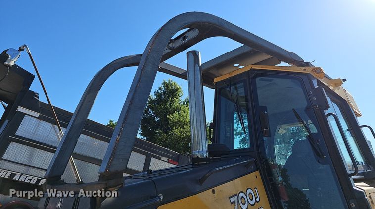 image for item EJ5614 2009 John Deere  700J dozer