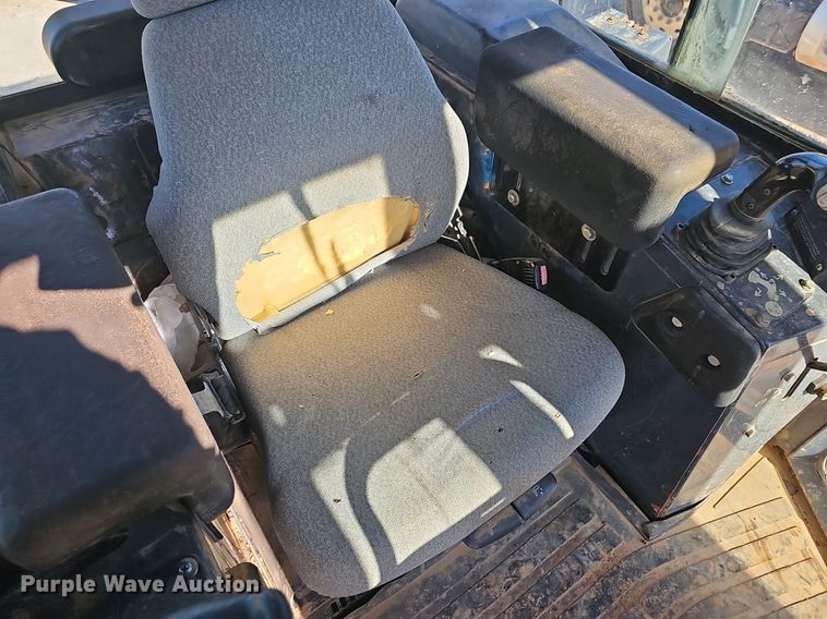 image for item EJ5614 2009 John Deere  700J dozer