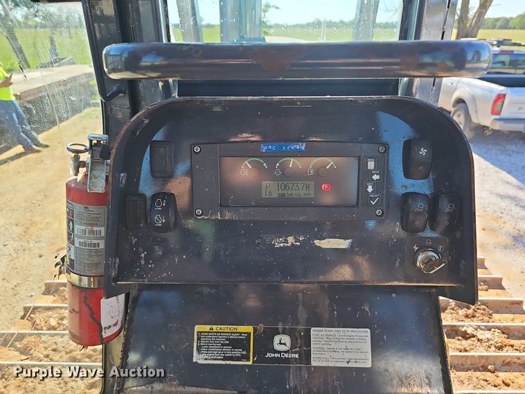 image for item EJ5614 2009 John Deere  700J dozer