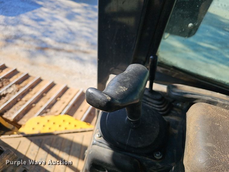 image for item EJ5614 2009 John Deere  700J dozer