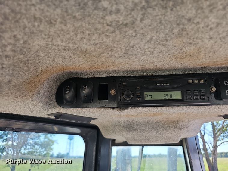 image for item EJ5614 2009 John Deere  700J dozer