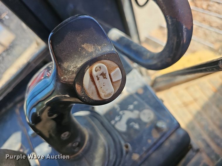 image for item EJ5614 2009 John Deere  700J dozer