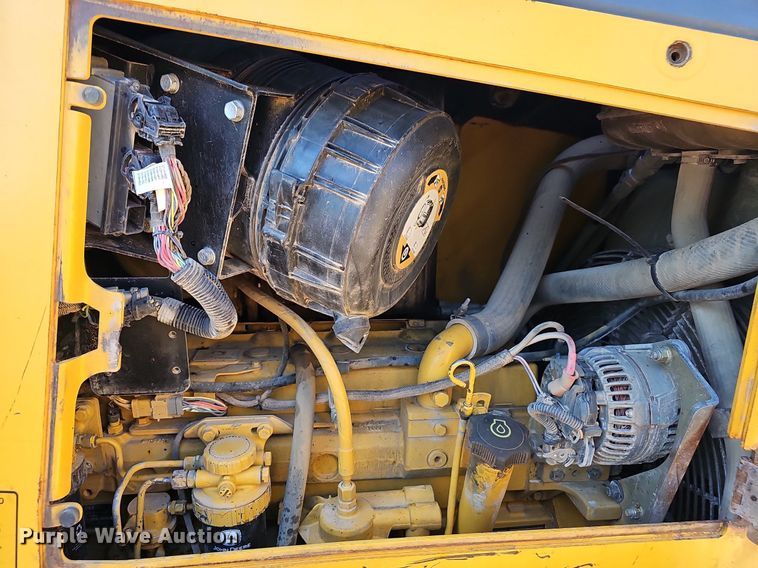 image for item EJ5614 2009 John Deere  700J dozer