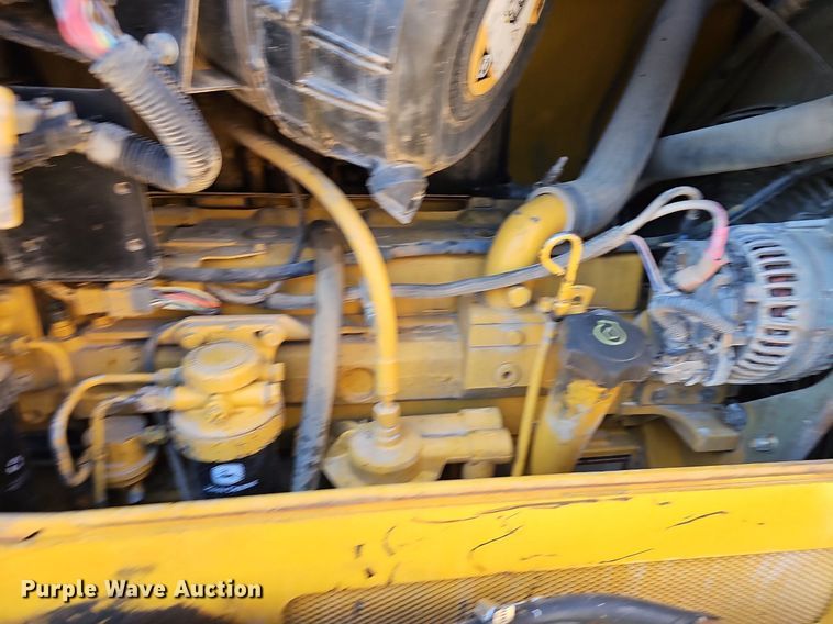 image for item EJ5614 2009 John Deere  700J dozer