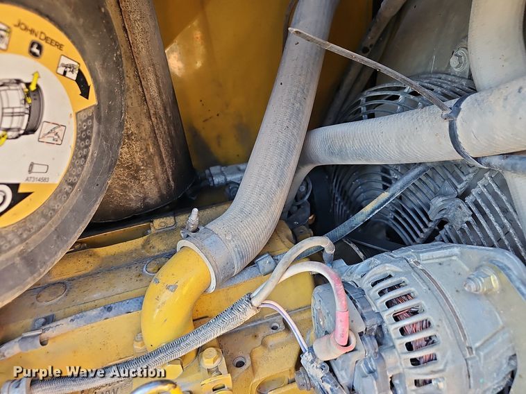 image for item EJ5614 2009 John Deere  700J dozer