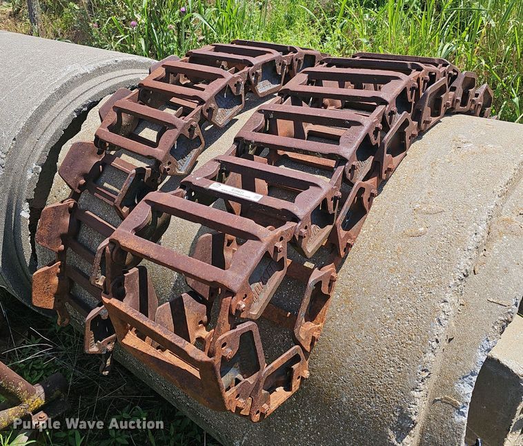 image for item EJ5621 Grouser steel skid steer tracks