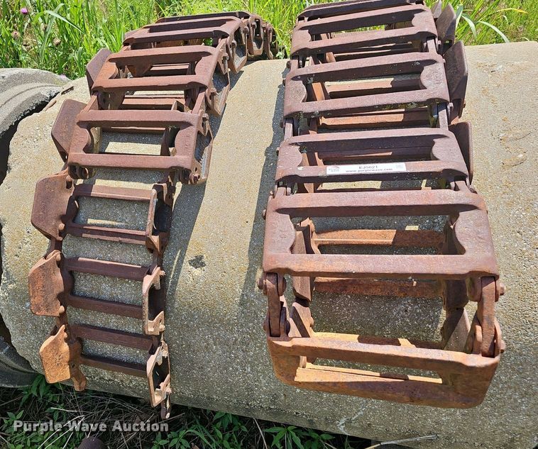 image for item EJ5621 Grouser steel skid steer tracks