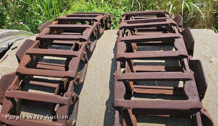 image for item EJ5621 Grouser steel skid steer tracks