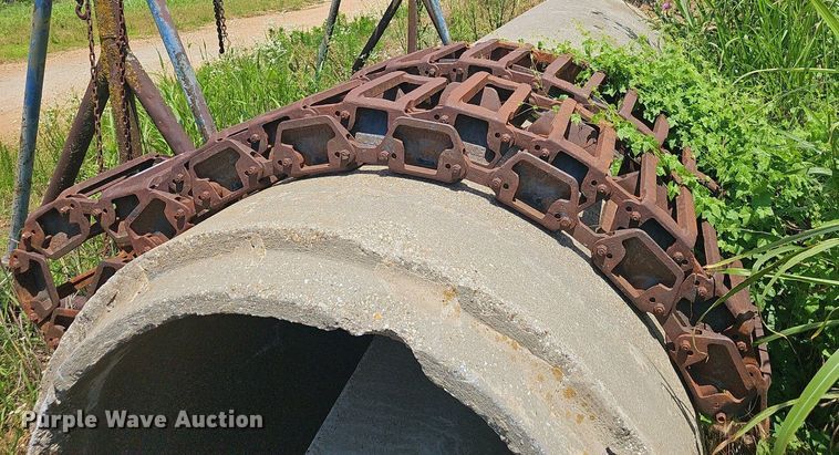 image for item EJ5621 Grouser steel skid steer tracks