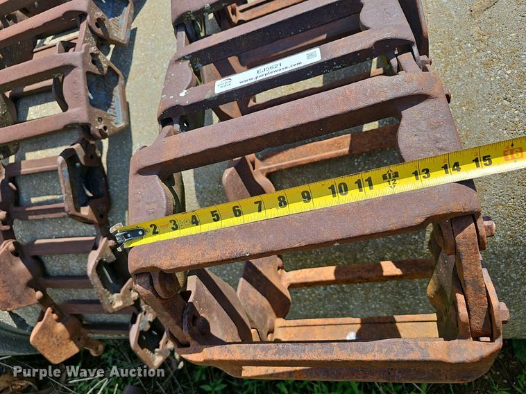 image for item EJ5621 Grouser steel skid steer tracks