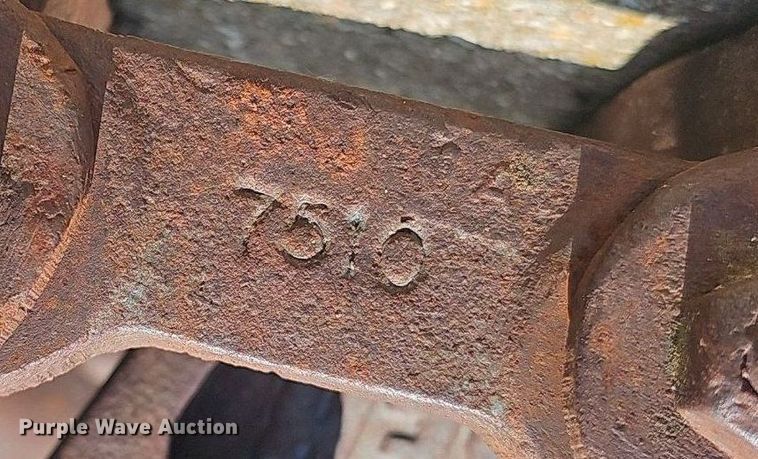 image for item EJ5621 Grouser steel skid steer tracks