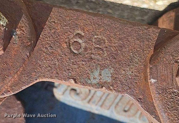 image for item EJ5621 Grouser steel skid steer tracks