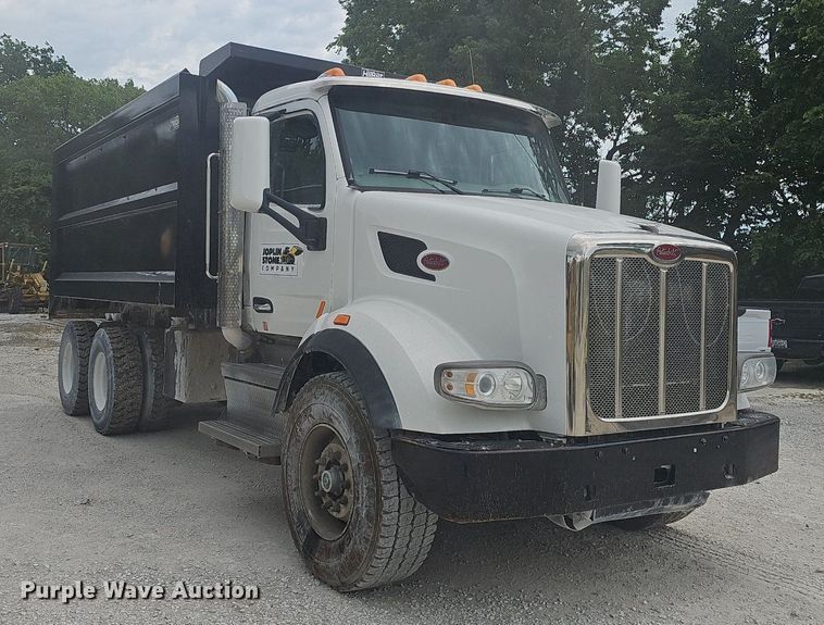 image for item EJ5622 2018 Peterbilt  567 dump truck