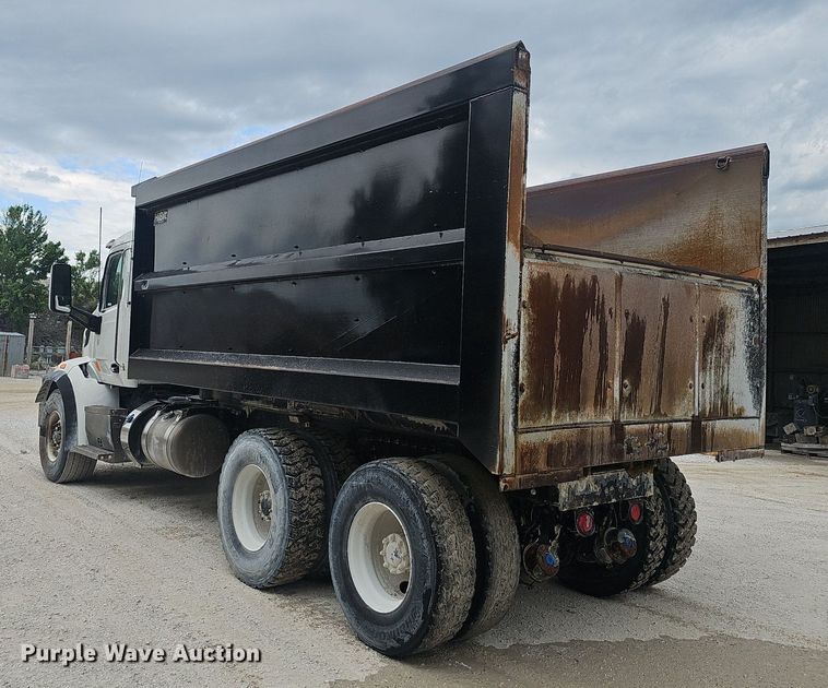 image for item EJ5622 2018 Peterbilt  567 dump truck