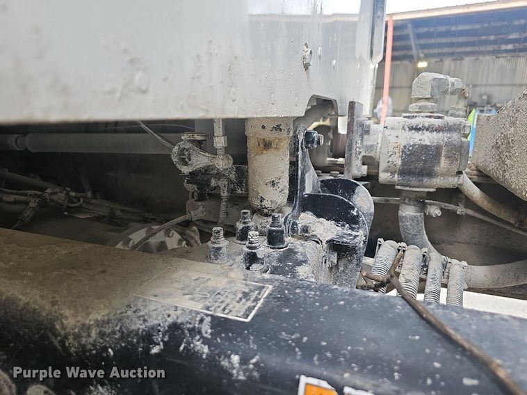 image for item EJ5622 2018 Peterbilt  567 dump truck