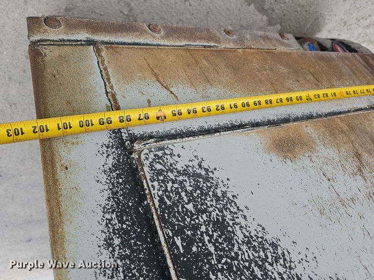 image for item EJ5622 2018 Peterbilt  567 dump truck