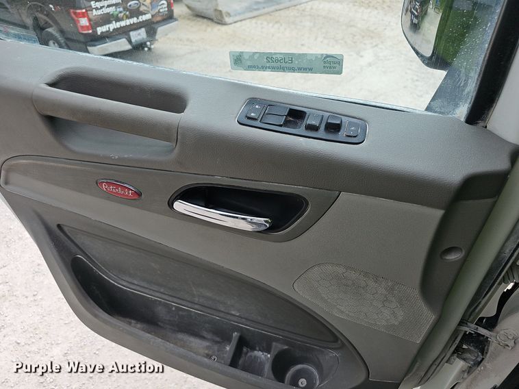 image for item EJ5622 2018 Peterbilt  567 dump truck