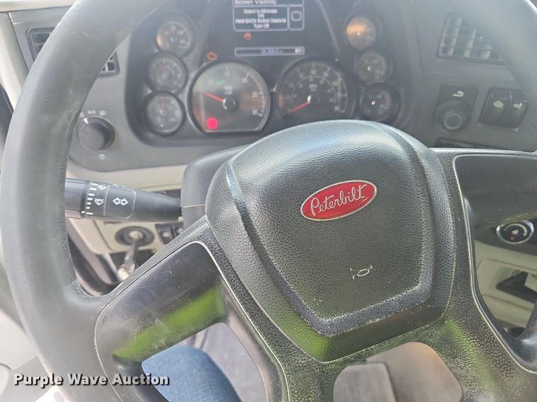 image for item EJ5622 2018 Peterbilt  567 dump truck