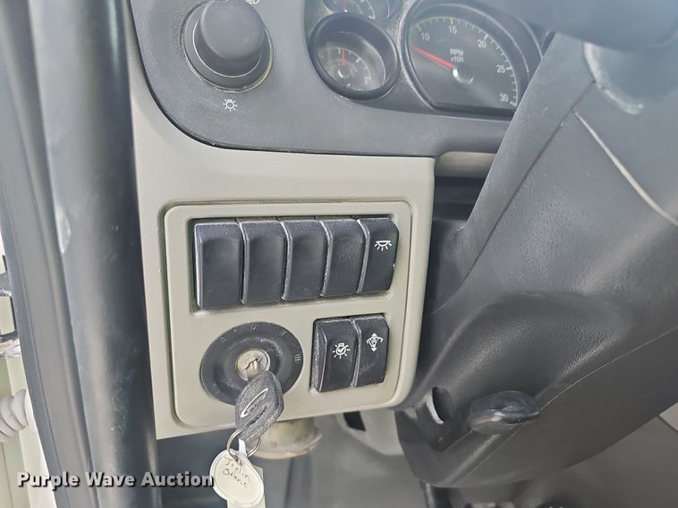 image for item EJ5622 2018 Peterbilt  567 dump truck