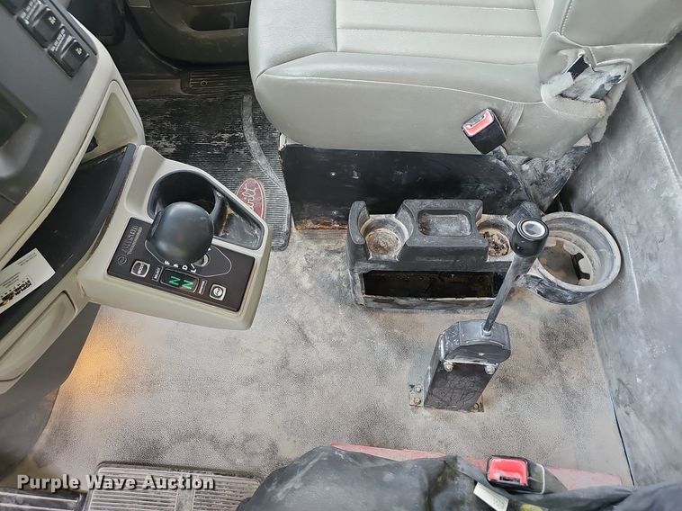 image for item EJ5622 2018 Peterbilt  567 dump truck