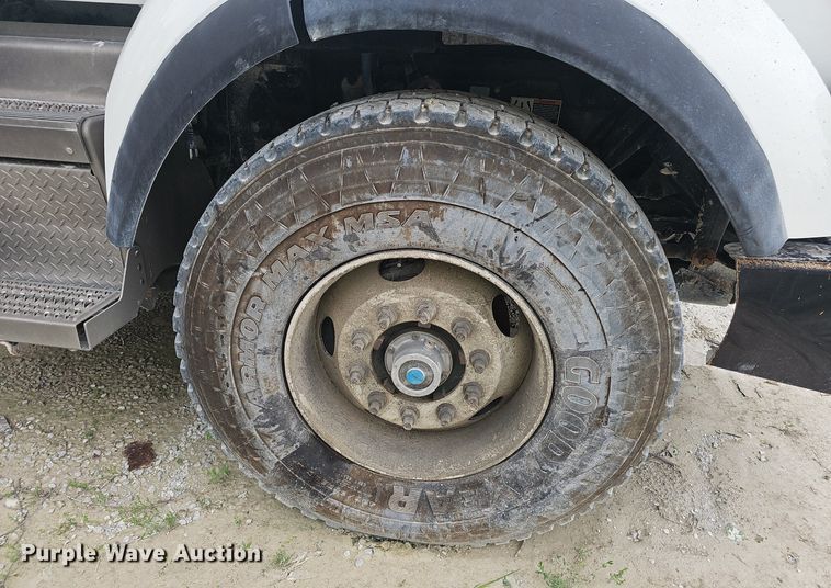 image for item EJ5622 2018 Peterbilt  567 dump truck