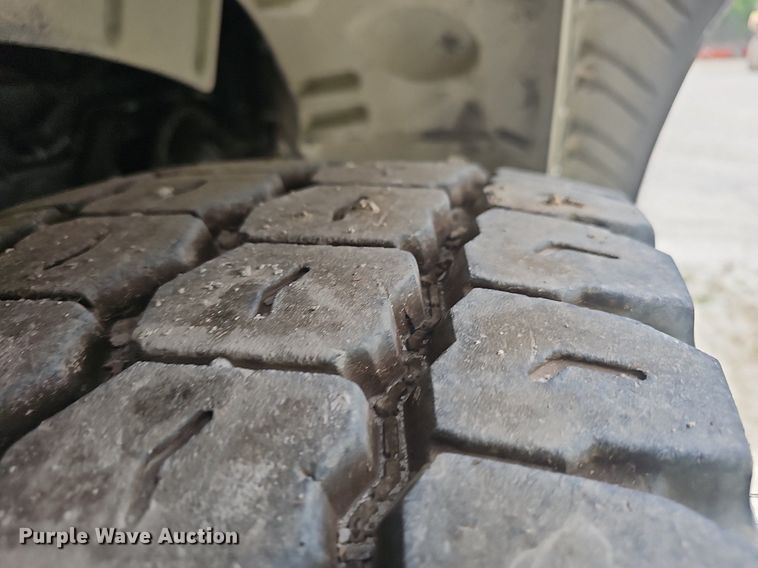 image for item EJ5622 2018 Peterbilt  567 dump truck