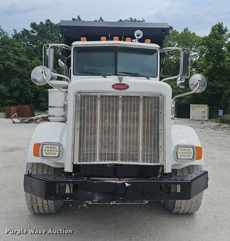 image for item EJ5623 2005 Peterbilt  357 dump truck