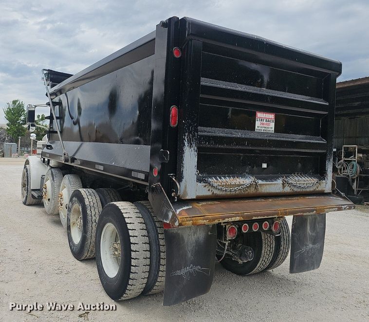 image for item EJ5623 2005 Peterbilt  357 dump truck