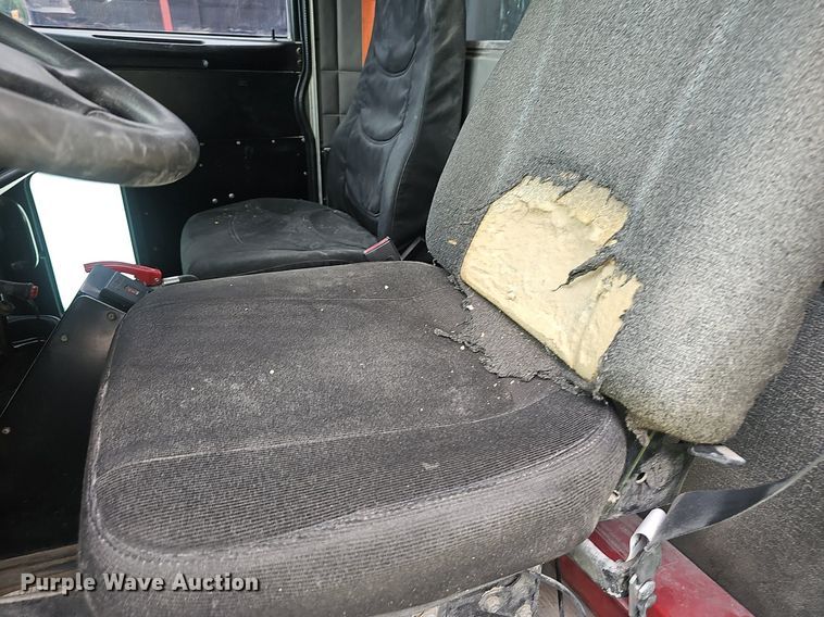 image for item EJ5623 2005 Peterbilt  357 dump truck