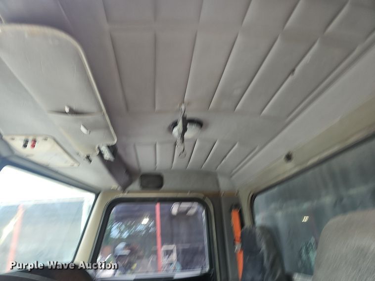 image for item EJ5623 2005 Peterbilt  357 dump truck