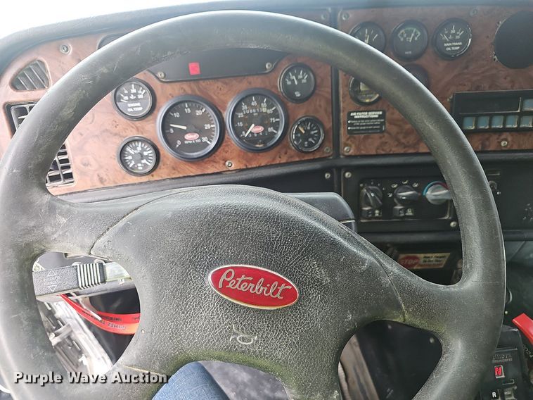 image for item EJ5623 2005 Peterbilt  357 dump truck