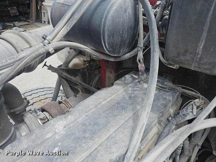 image for item EJ5623 2005 Peterbilt  357 dump truck