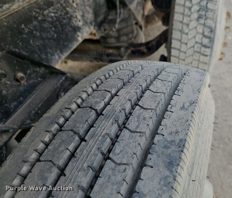 image for item EJ5623 2005 Peterbilt  357 dump truck