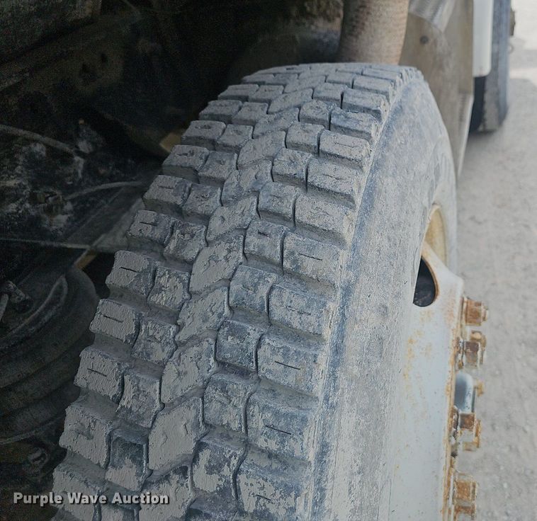 image for item EJ5623 2005 Peterbilt  357 dump truck