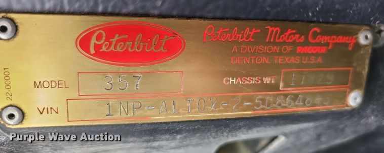 image for item EJ5623 2005 Peterbilt  357 dump truck