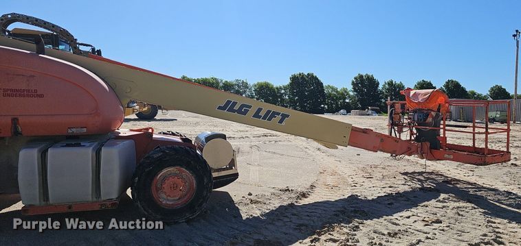 image for item EJ5625 JLG 600S boom lift