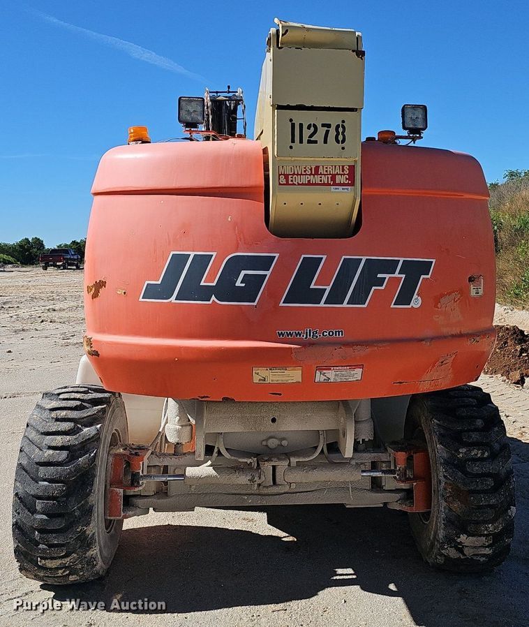 image for item EJ5625 JLG 600S boom lift