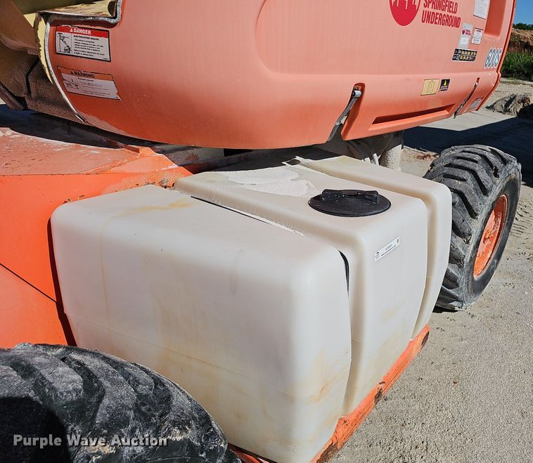 image for item EJ5625 JLG 600S boom lift