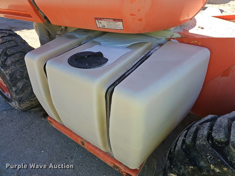 image for item EJ5625 JLG 600S boom lift