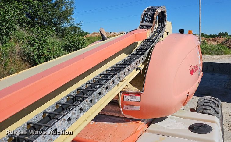 image for item EJ5625 JLG 600S boom lift